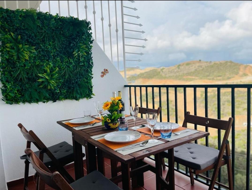 Two Bed, Two Bath Apartment With Sea Views - Angel De Miraflores มาลากา ภายนอก รูปภาพ